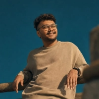 Best digital marketer in Pathanamthitta looking sideway